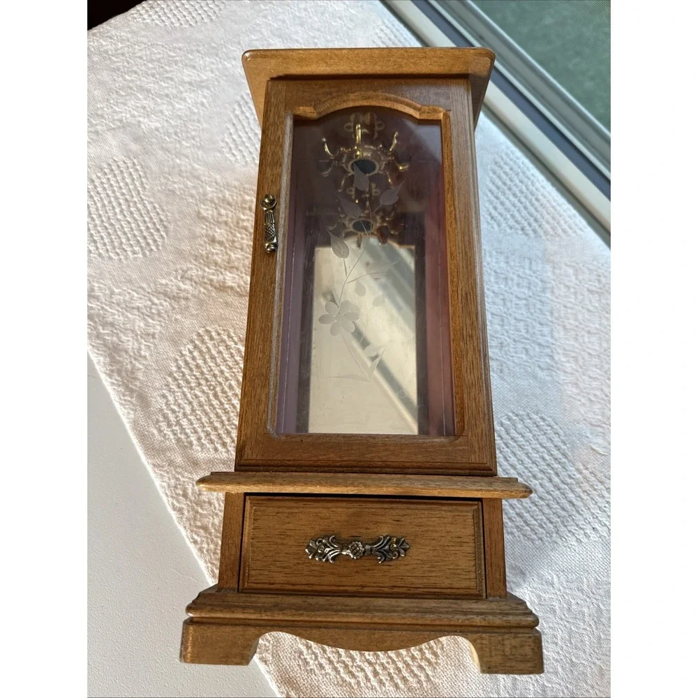 Vtg Westland Co Wood Jewelry Music Box  Storage Necklace Earring Rings Bracelets